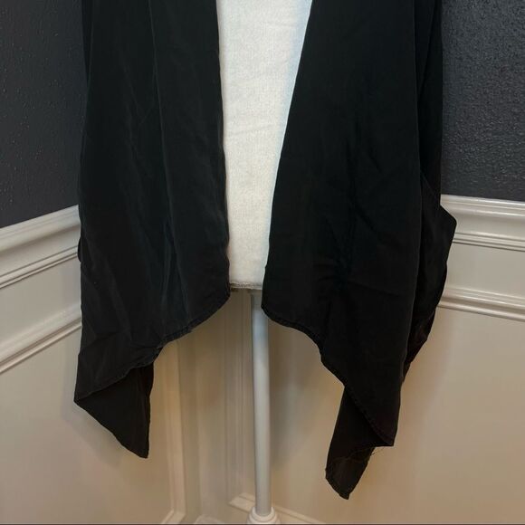 Lululemon Tranquility Sleeveless Wrap - Picture 8 of 13